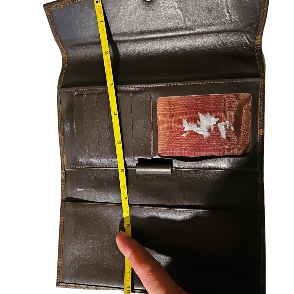LOUIS VUITTON Checkbook - Picture 12 of 12